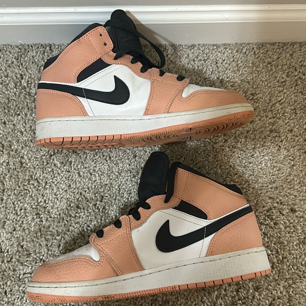 Air Jordan 1 Mid – Pink Quartz